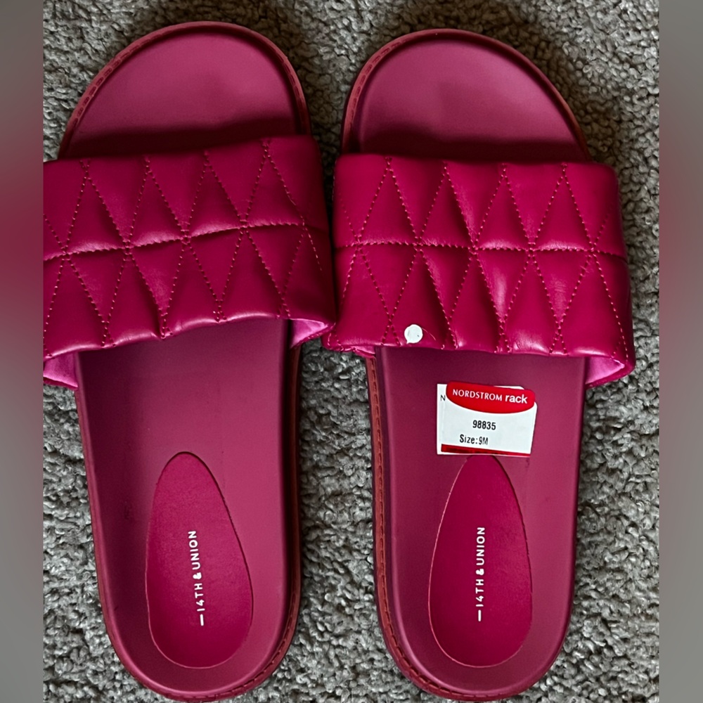 14th & Union Women's Fuchsia/Pink Quilted Slide Sandals